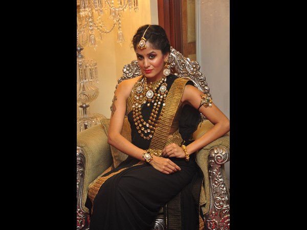 ఫ్యాషన్ యాత్ర... ఫ్యాషన్ యాత్ర...