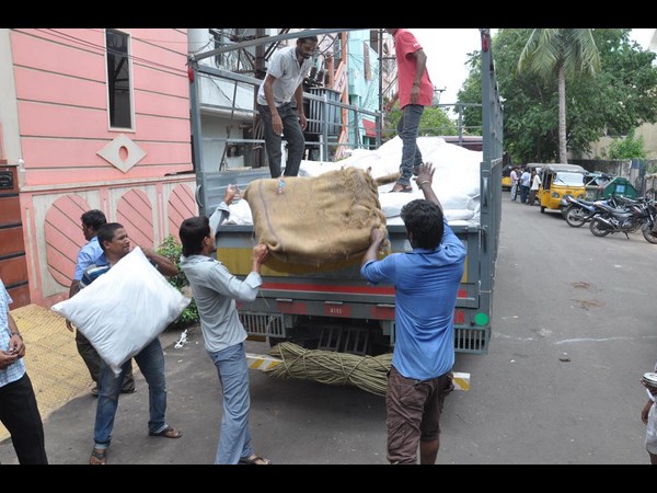 గుట్కా, ఖైనీల సీజ్