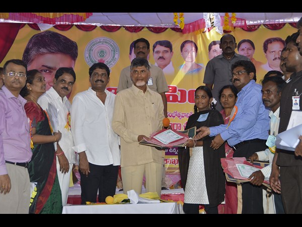 చంద్రబాబు బడి పిలుస్తోంది..