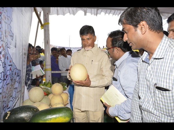 రైతు సదస్సులో బాబు