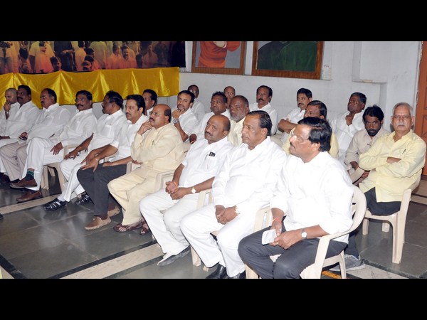 హాజరై వారు