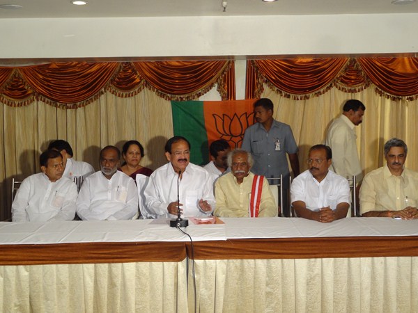 వెంకయ్య నాయుడు