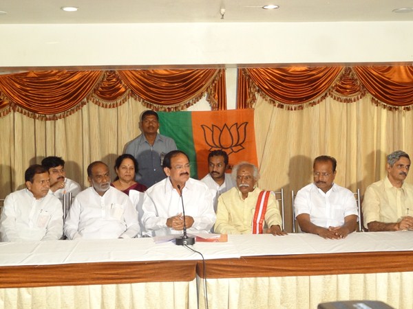  వెంకయ్య నాయుడు