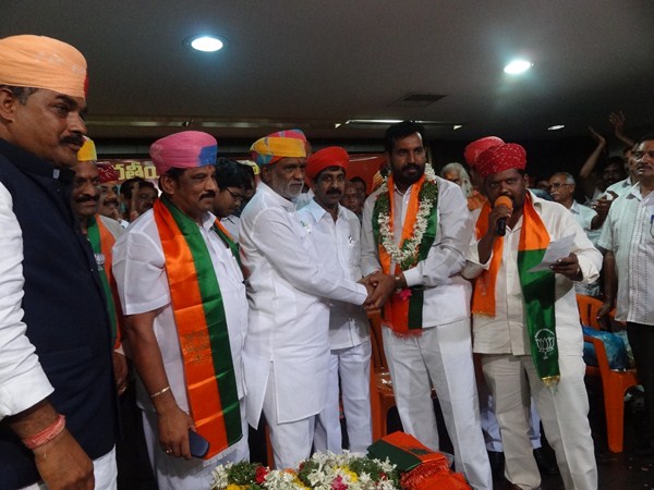  వెంకయ్య నాయుడు