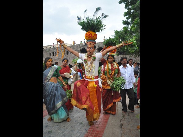 పోతరాజులు పోతరాజులు