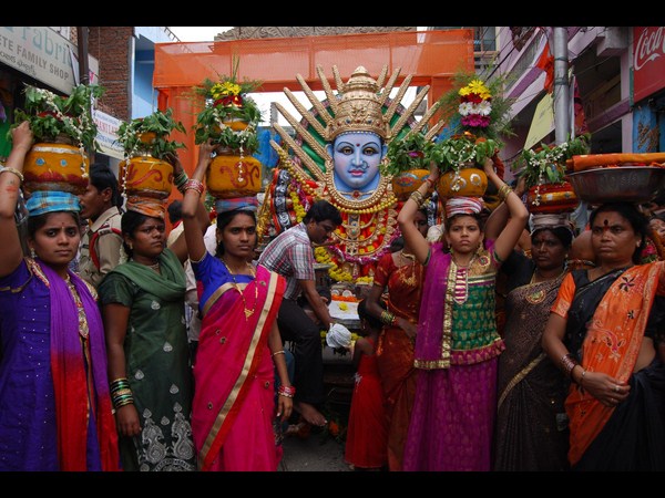 బోనాలు బోనాలు