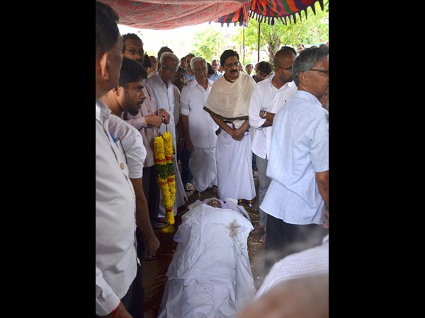 చేరాకు అంతిమ వీడ్కోలు