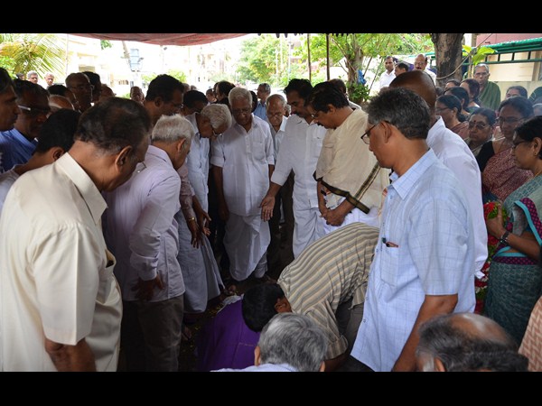 చేరాకు అంతిమ వీడ్కోలు