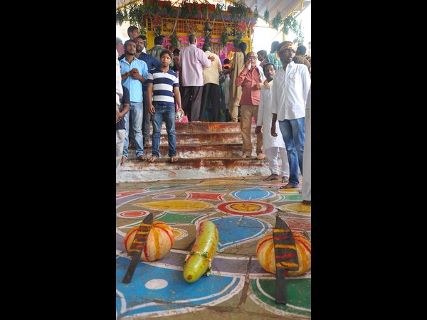 అమ్మవారి వద్ద అమ్మవారి వద్ద