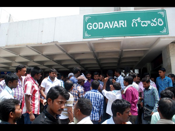 టి, ఏపివాసులు