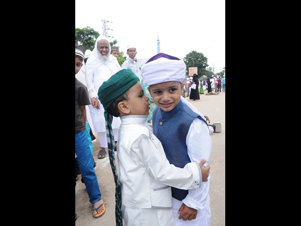 చిన్నారుల శుభాకాంక్షలు