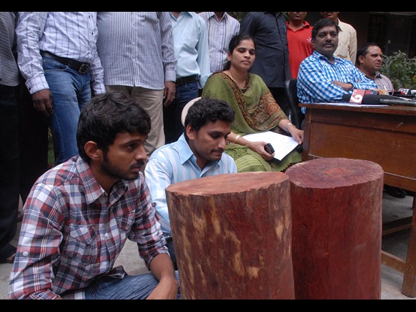 కార్ల చోరీకి ఇలా..