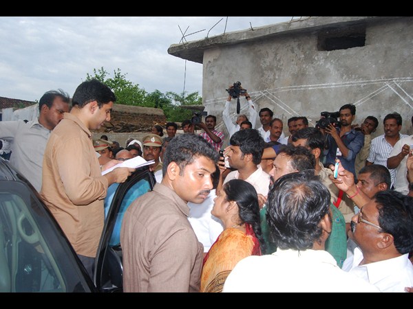 నారా లోకేష్ ఇలా..