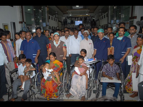 చిన్నారుల డిశ్చార్జ్ చిన్నారుల డిశ్చార్జ్