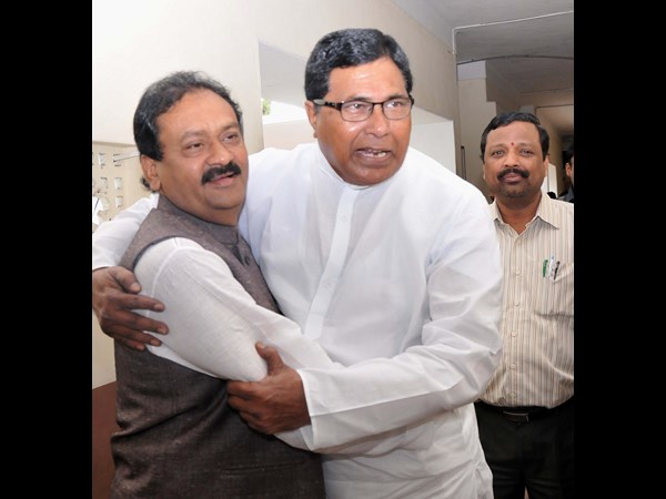 జానా, షబ్బీర్