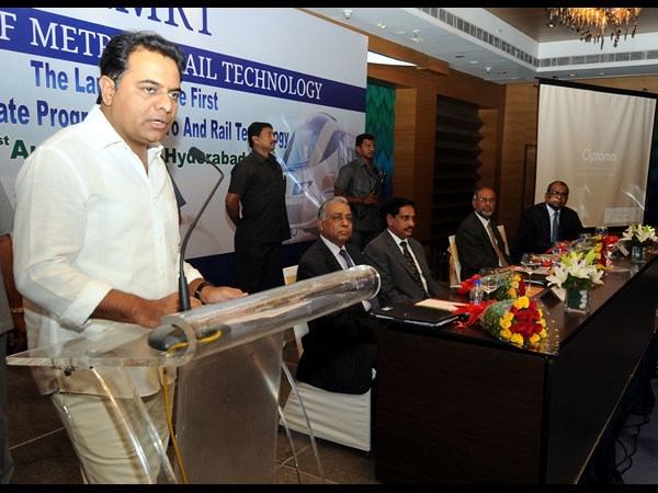 మెట్రో రైలుపై కెటిఆర్