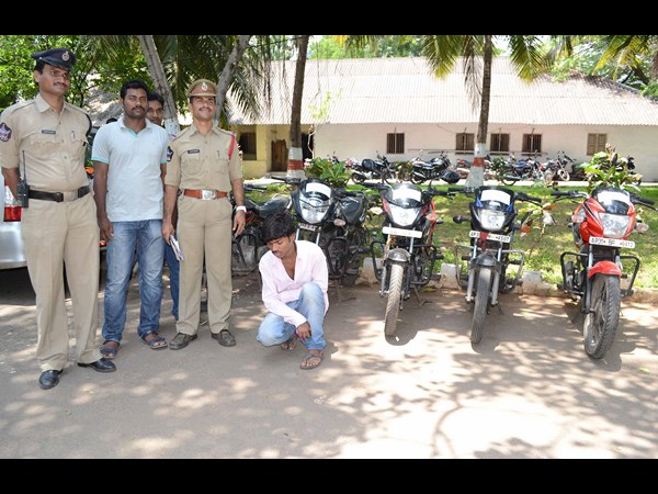 ఐదుగురి అరెస్టు 