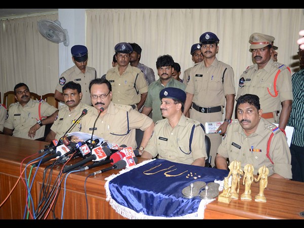 ఐదుగురి అరెస్టు 