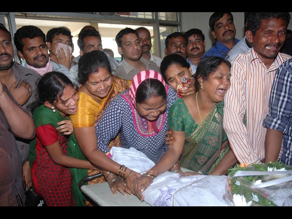 కానిస్టేబుల్ ఫ్యామిలీ కన్నీరుమున్నీరు