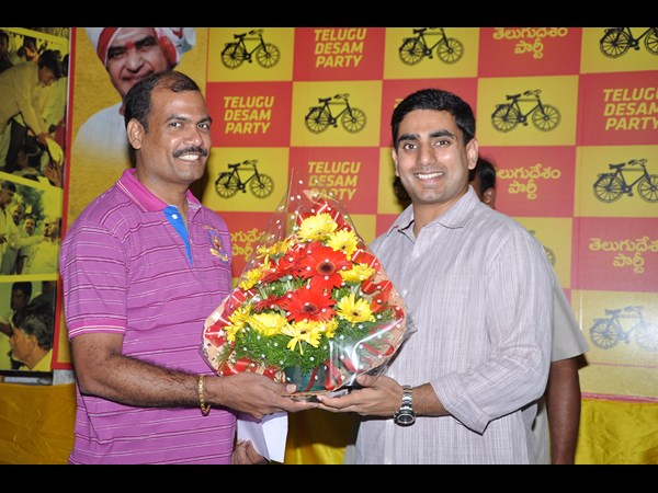 బాబు, లోకేష్‌లకు ఆహ్వానం