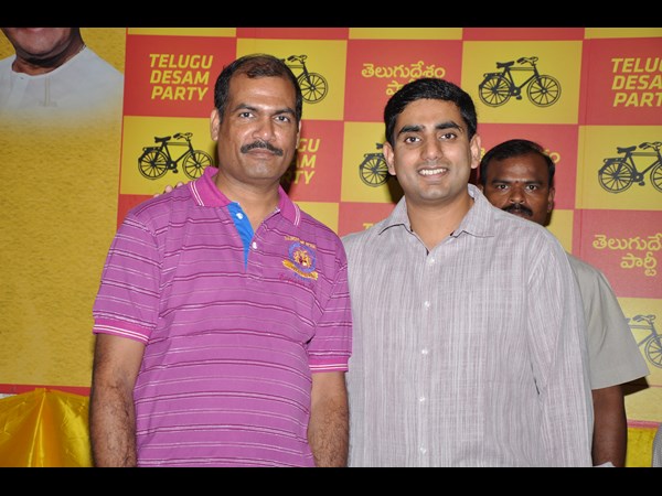 బాబు, లోకేష్‌లకు ఆహ్వానం