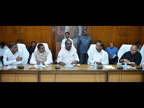  స్పీకర్లు