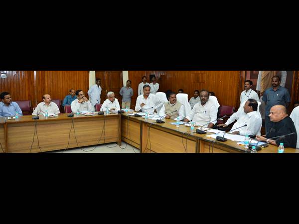  స్పీకర్లు