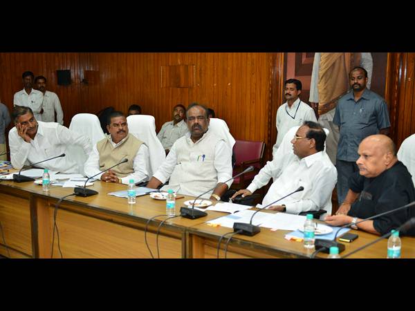  స్పీకర్లు