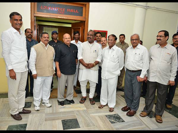  స్పీకర్లు