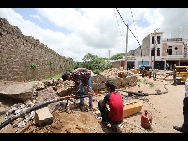 సిద్ధమౌతున్న దృశ్యం.