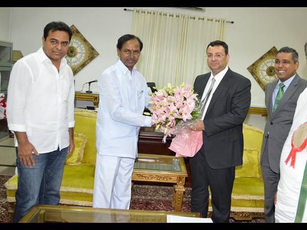 కేసీఆర్, మిస్త్రీ