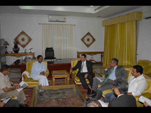  కేసీఆర్, మిస్త్రీ