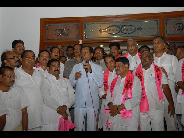 టిఆర్ఎస్‌లో చేరిక