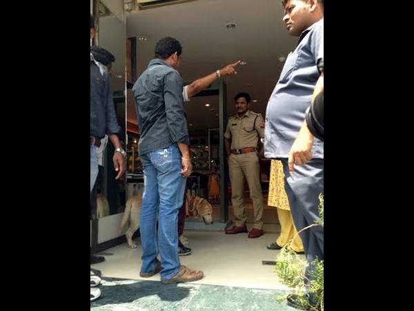 చందన బ్రదర్స్‌లో చోరీ