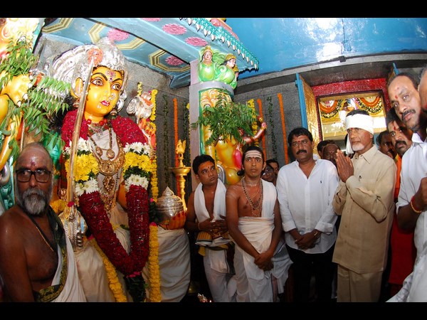 చంద్రబాబు పూజలు