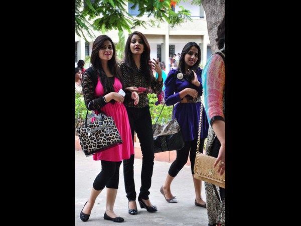 కాలేజ్ డే కాలేజ్ డే