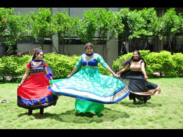 కాలేజ్ డే కాలేజ్ డే