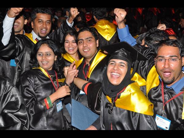 స్నాతకోత్సవం స్నాతకోత్సవం