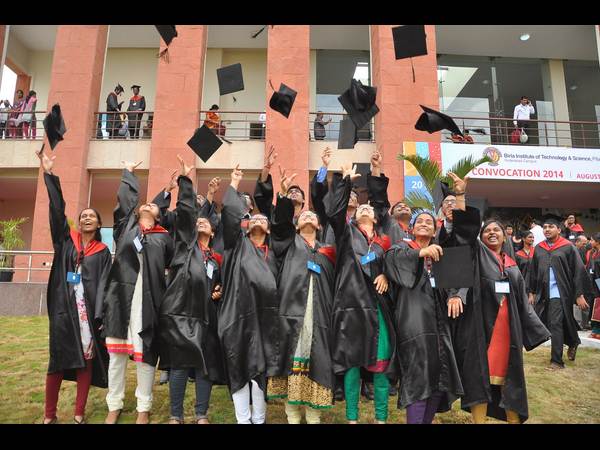 స్నాతకోత్సవం స్నాతకోత్సవం