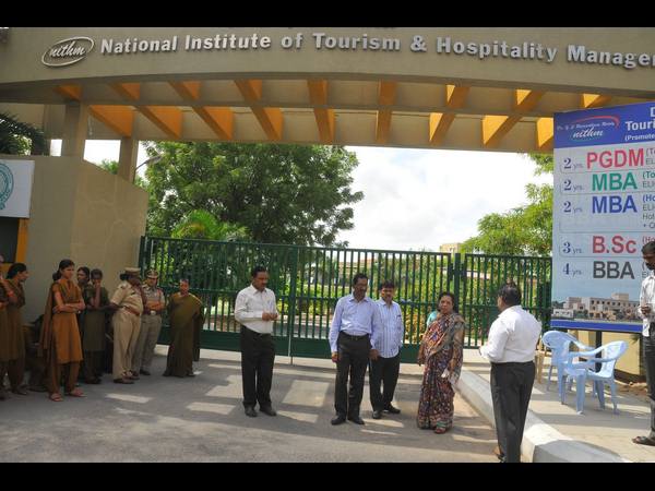 చందనా ఖాన్‌కు షాక్