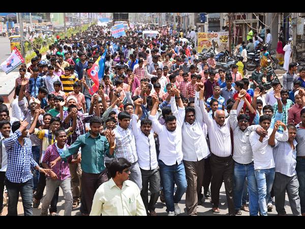 తెలుగువారంతా కలసి ఉండాలనే..