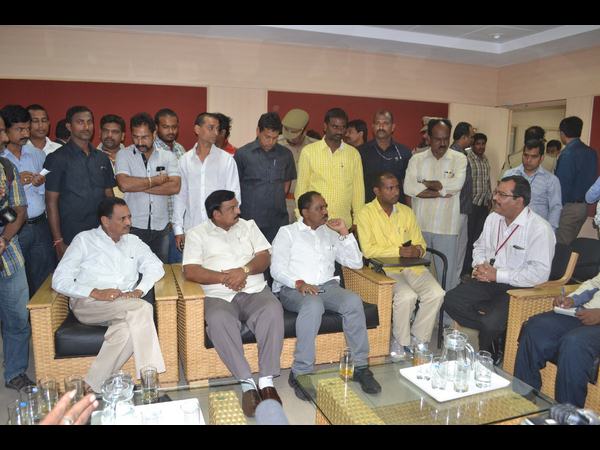 టెక్ మహీంద్రా కూడా..