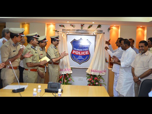 కొత్త పోలీస్ లోగో...