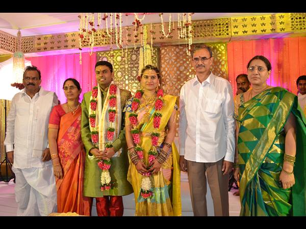 కోనేరు హంపి, అన్వేష్ వేదికపై... కోనేరు హంపి, అన్వేష్ వేదికపై...