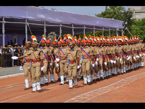 ప్రభుత్వ సంస్థలు ముస్తాబు