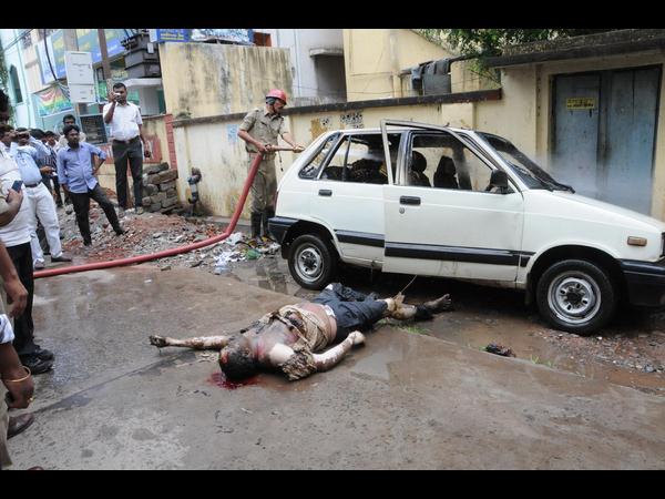 కారులో కాలి బూడిద