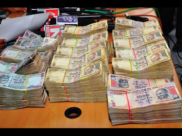 హవాలా ముఠా పట్టివేత