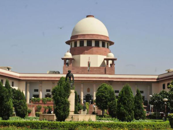 Supreme Court snubs nude poster, gives green signal to Aamir Khan's PK Supreme Court snubs nude poster, gives green signal to Aamir Khan's PK
