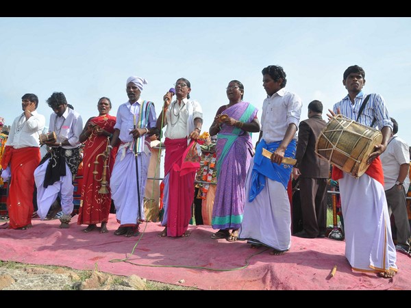 కళాప్రదర్శన ఇలా...