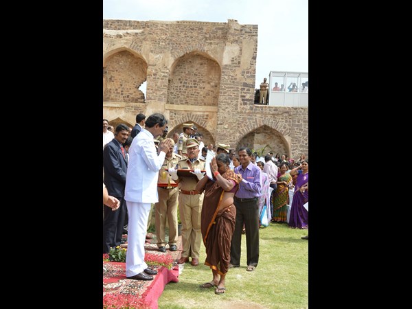 పట్టాల పంపిణీ